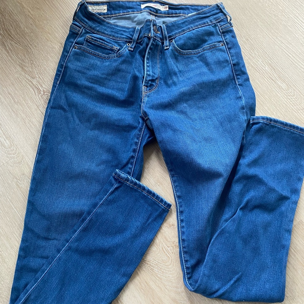 Levis 711 skinny jean